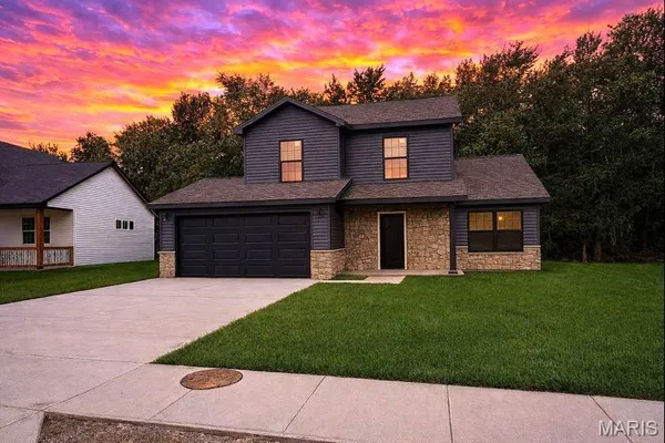 $332,200 | 203 Jimmy H Drive, Jonesburg, MO 63351