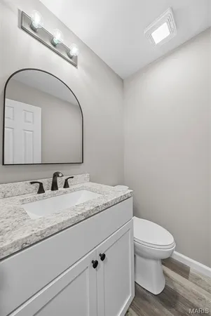 $332,200 | 203 Jimmy H Drive, Jonesburg, MO 63351