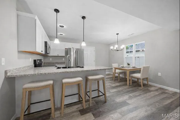 $332,200 | 203 Jimmy H Drive, Jonesburg, MO 63351