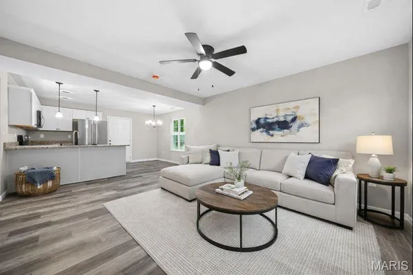 $332,200 | 203 Jimmy H Drive, Jonesburg, MO 63351