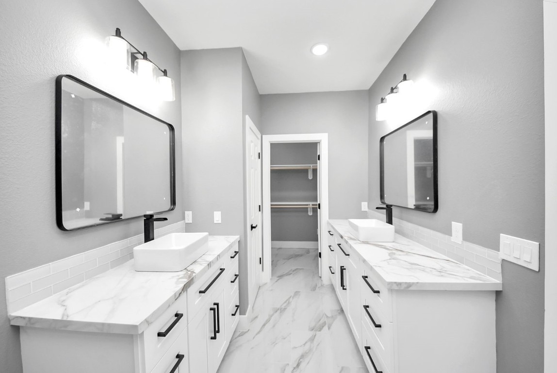 17121 Spindle Oaks Drive Conroe, TX 77385 - Photo 15 of 29