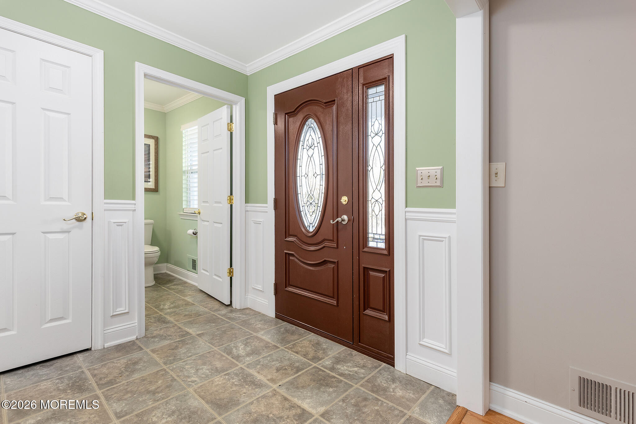 18 Rutgers Drive Howell, NJ 07731 - Photo 4 of 40 2025_12-17_18_Rutgers_Drive_Howell_Jenni