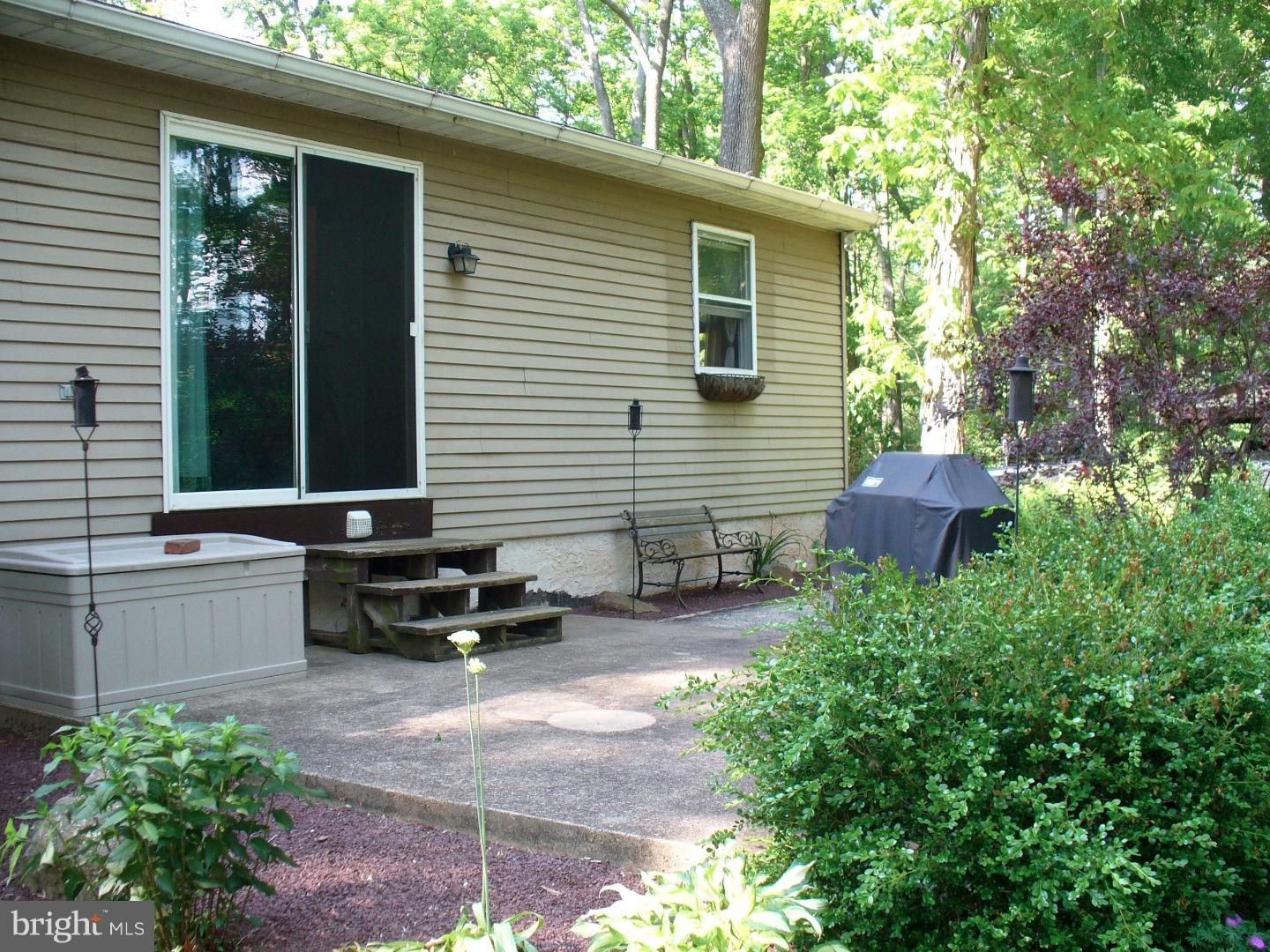 135 Reller Road Green Lane, PA 18054 - Photo 19 of 25 Patio
