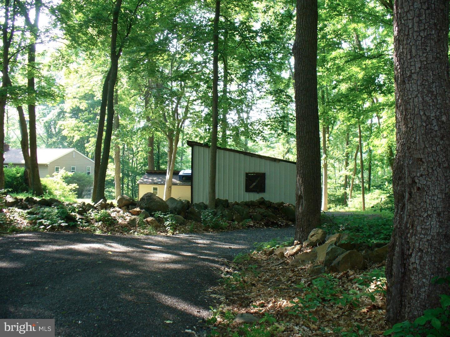 135 Reller Road Green Lane, PA 18054 - Photo 24 of 25 Driveway