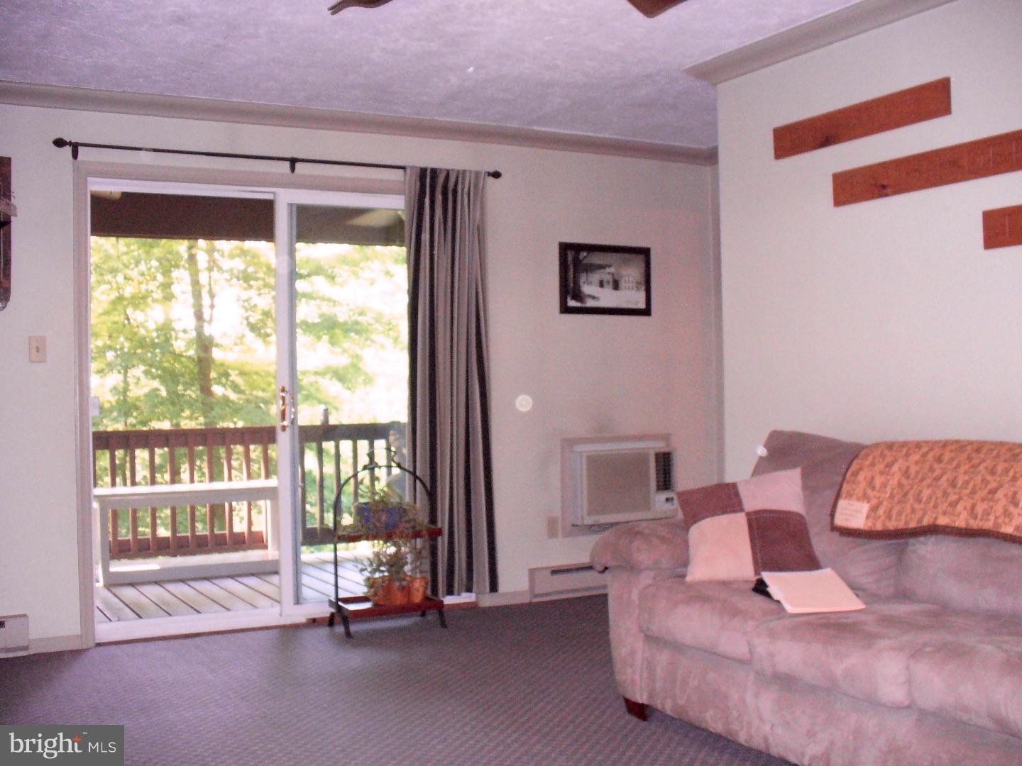 135 Reller Road Green Lane, PA 18054 - Photo 8 of 25 Living Room