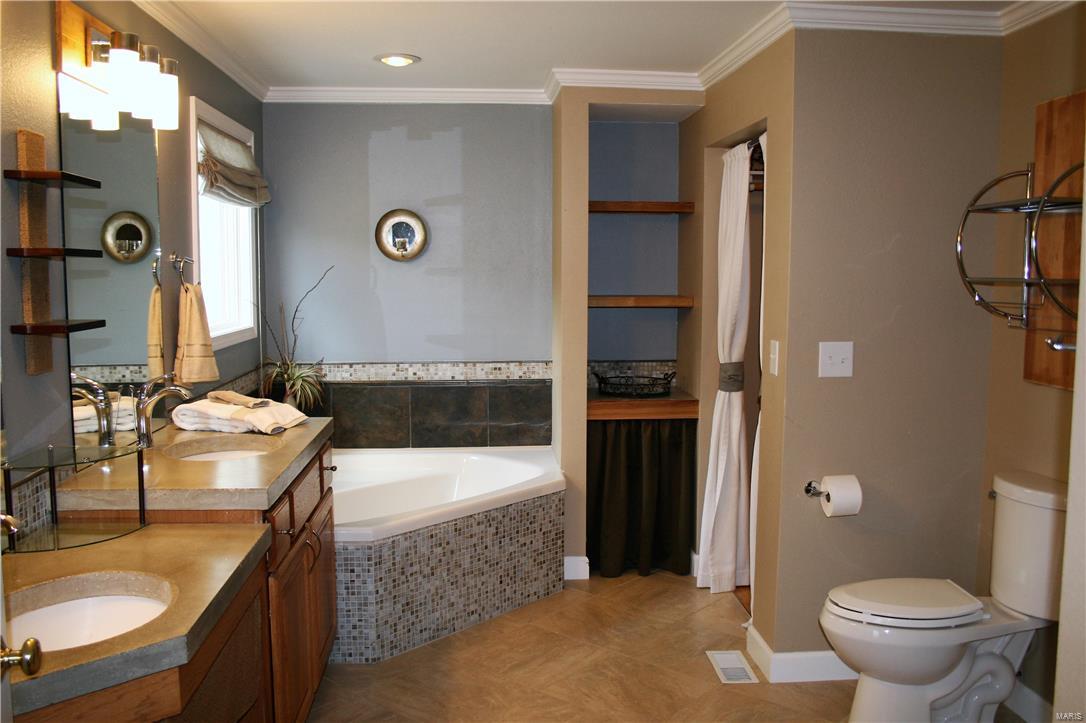 755 Schwarz Road Edwardsville, IL 62025 - Photo 12 of 30 Gallery Image 12
