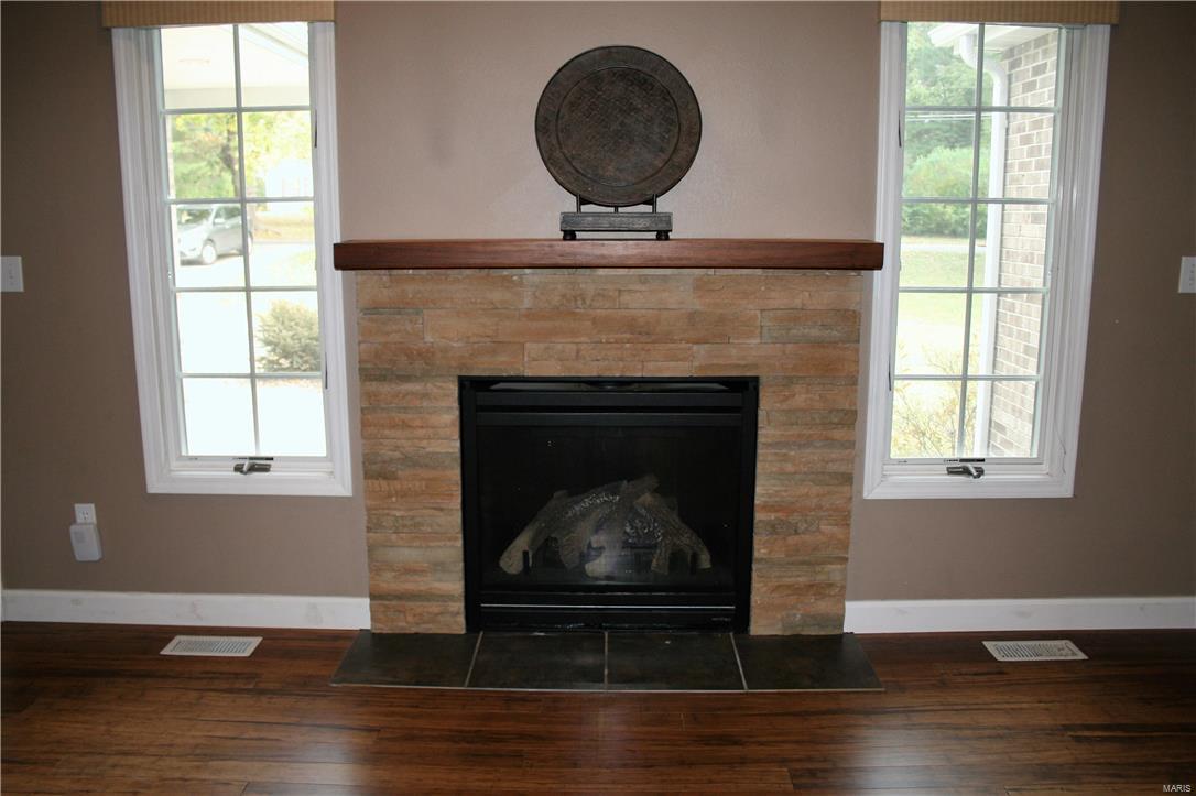 755 Schwarz Road Edwardsville, IL 62025 - Photo 4 of 30 Gallery Image 4