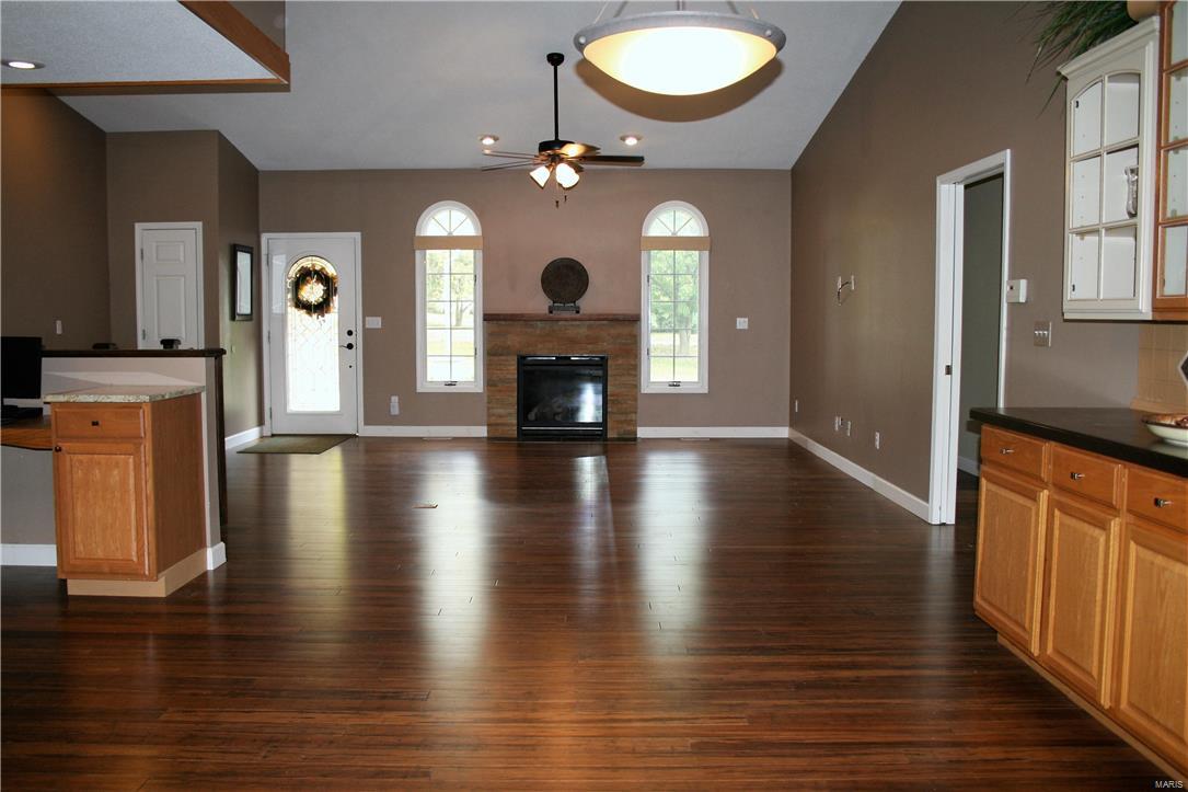 755 Schwarz Road Edwardsville, IL 62025 - Photo 5 of 30 Gallery Image 5