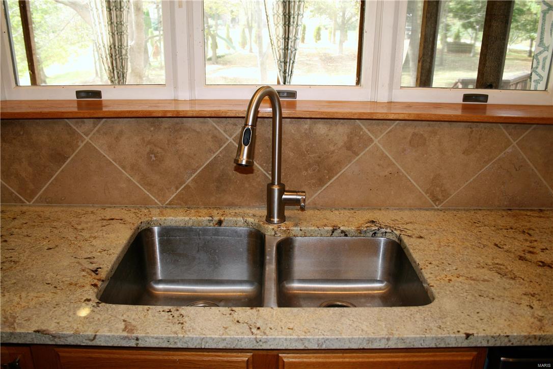 755 Schwarz Road Edwardsville, IL 62025 - Photo 8 of 30 Gallery Image 8
