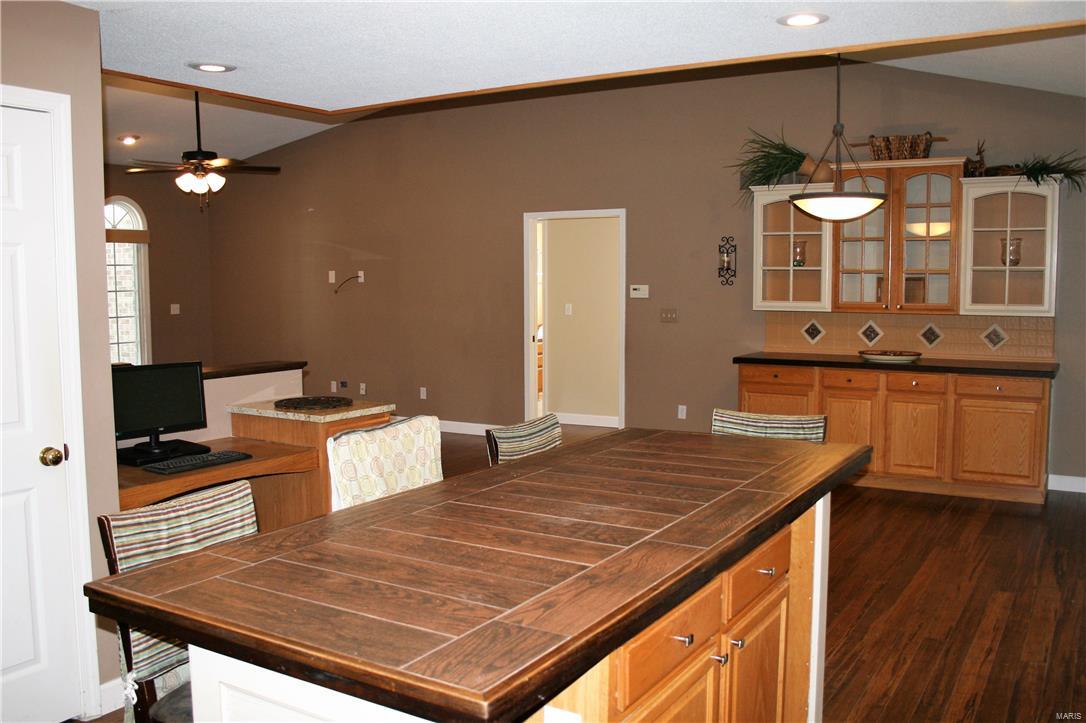 755 Schwarz Road Edwardsville, IL 62025 - Photo 10 of 30 Gallery Image 10
