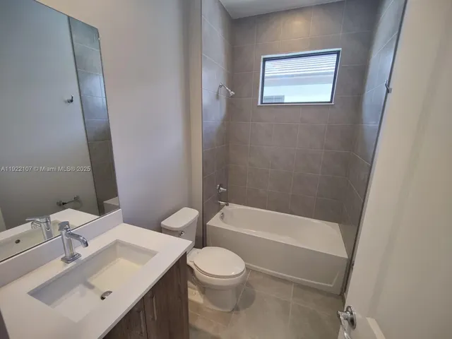 $2,400 | 5860 Agostino Way, Unit 5860, Ave Maria, FL 34142