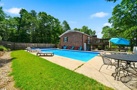 $574,900 | 138 Whispering Pines Drive, Hudson, NC 28638
