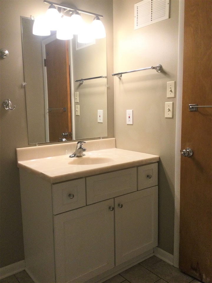4612 Highcrest Road Rockford, IL 61107 - Photo 13 of 22 Gallery Image 13