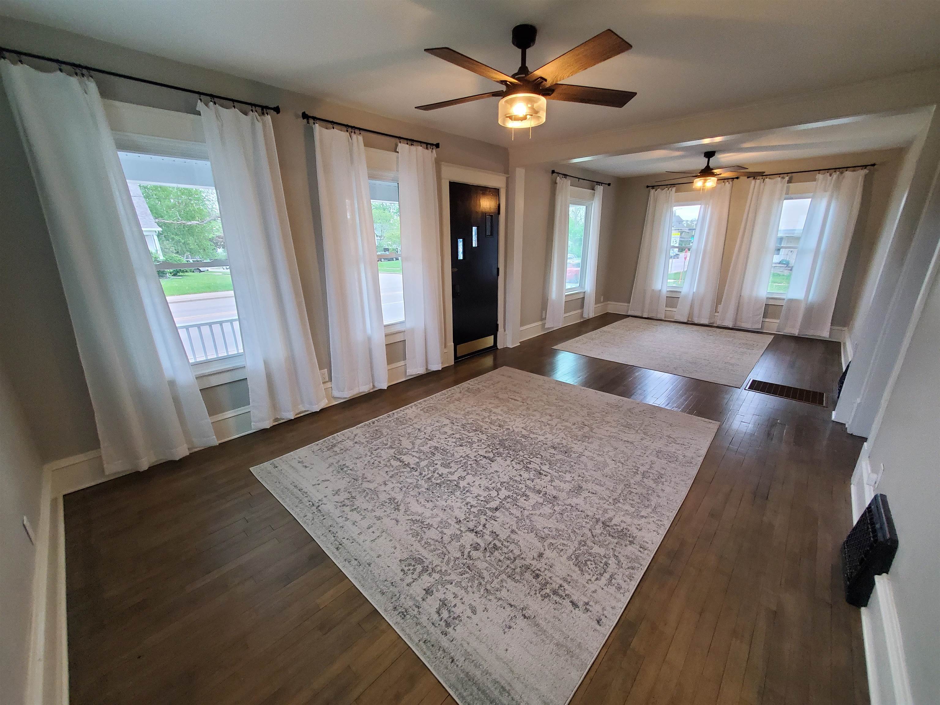 719 South Memorial Drive Appleton, WI 54914 - Photo 6 of 27
