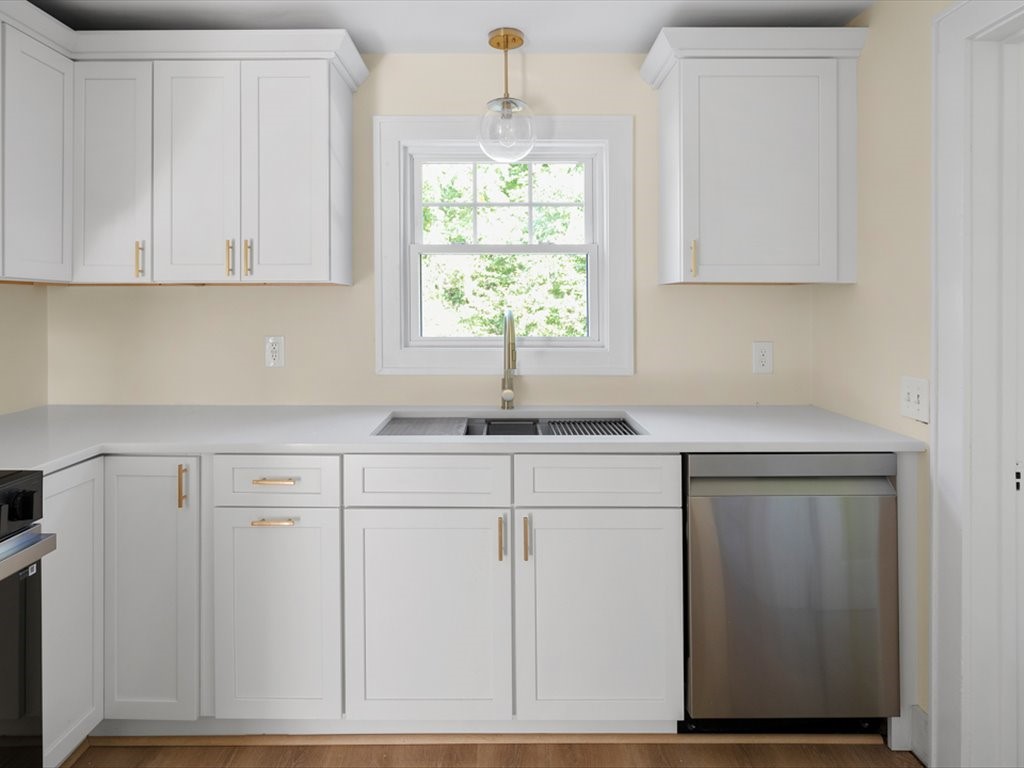 117 Canal Street Westerly, RI 02891 - Photo 3 of 43