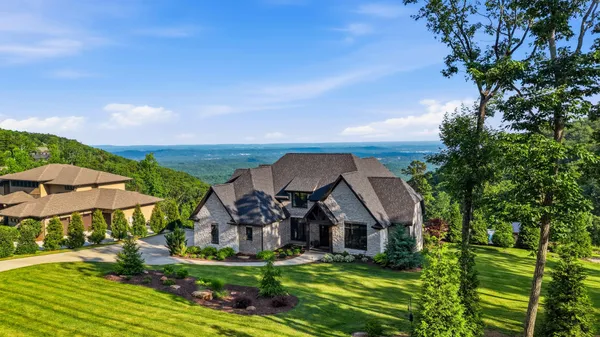$2,750,000 | 8008 Mountain Laurel Trail, Signal Mountain, TN 37377