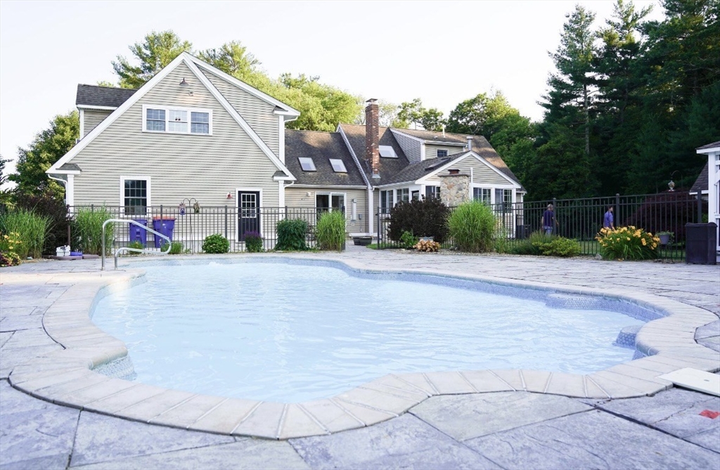 241 New Bedford Road Rochester, MA 02770 - Photo 27 of 34 Gallery Image 27