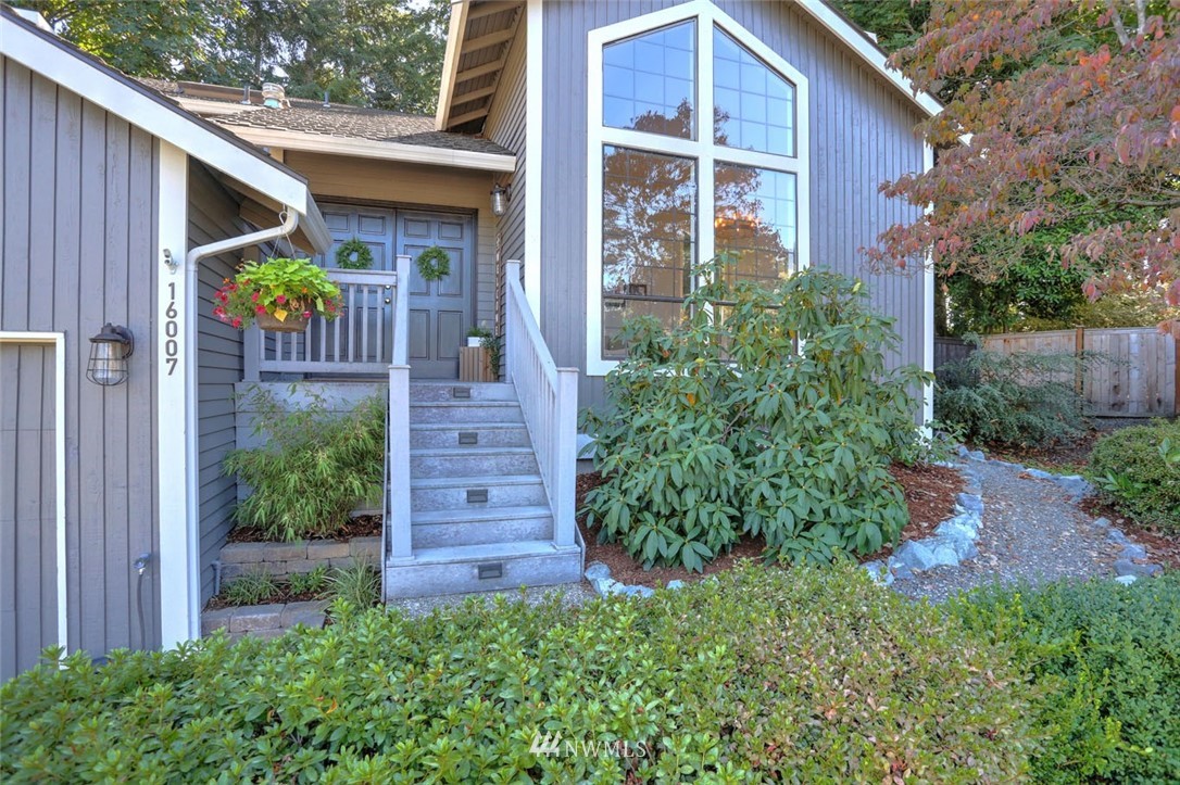 16007 Southeast 169th Place Renton, WA 98058 - Photo 2 of 37 Gallery Image 2
