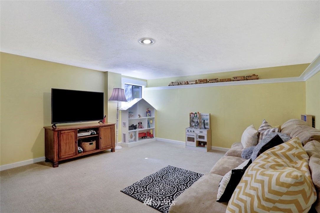 16007 Southeast 169th Place Renton, WA 98058 - Photo 20 of 37 Gallery Image 20