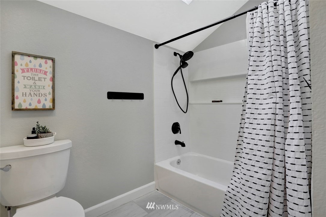 16007 Southeast 169th Place Renton, WA 98058 - Photo 31 of 37 Gallery Image 31