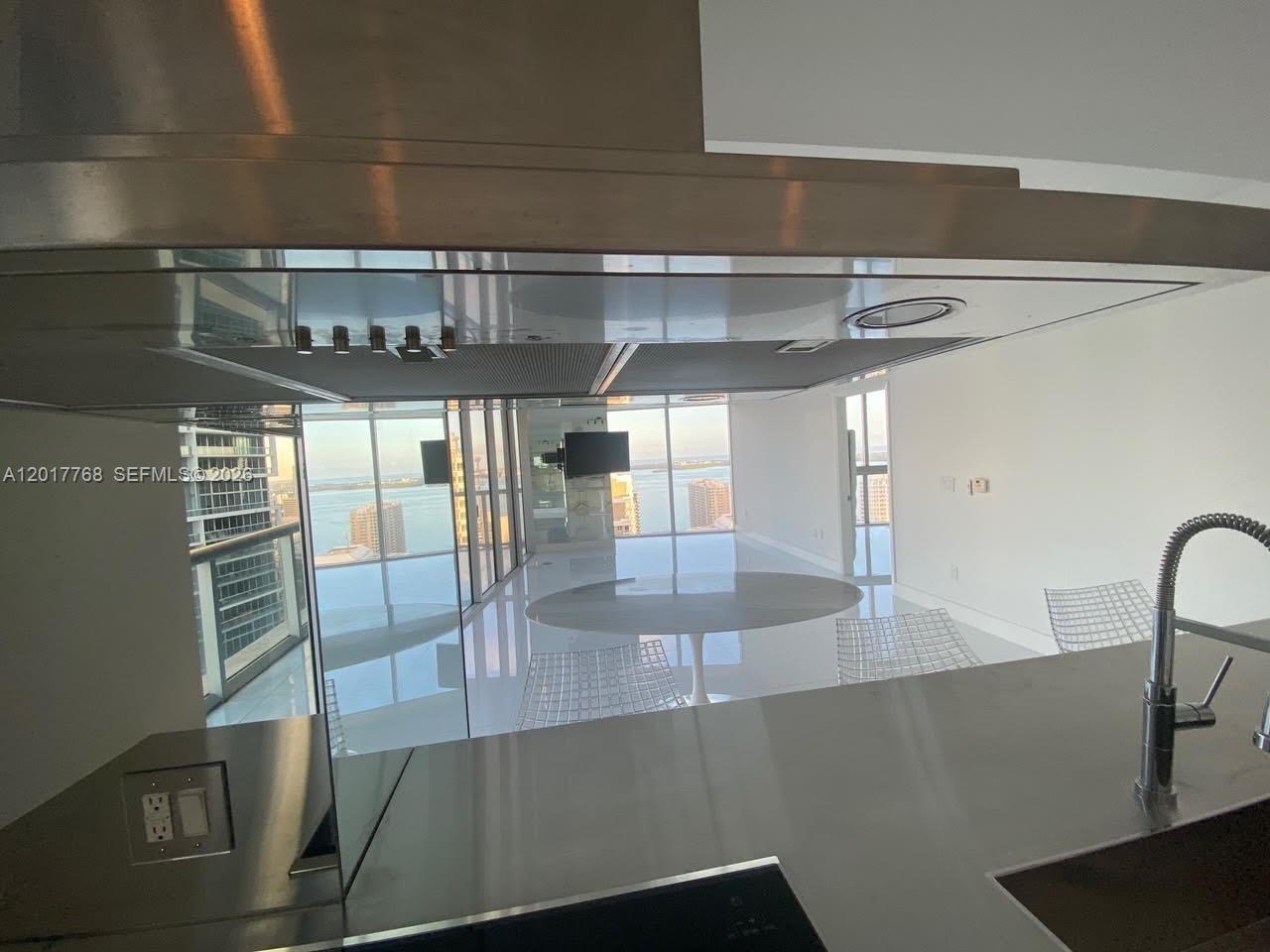 495 Brickell Avenue, Unit 2902 Miami, FL 33131 - Photo 4 of 30