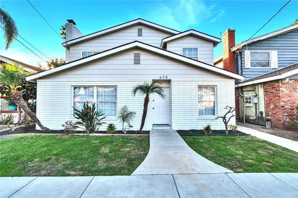 $2,650 | 625 Orizaba Avenue, Unit 6, Long Beach, CA 90814