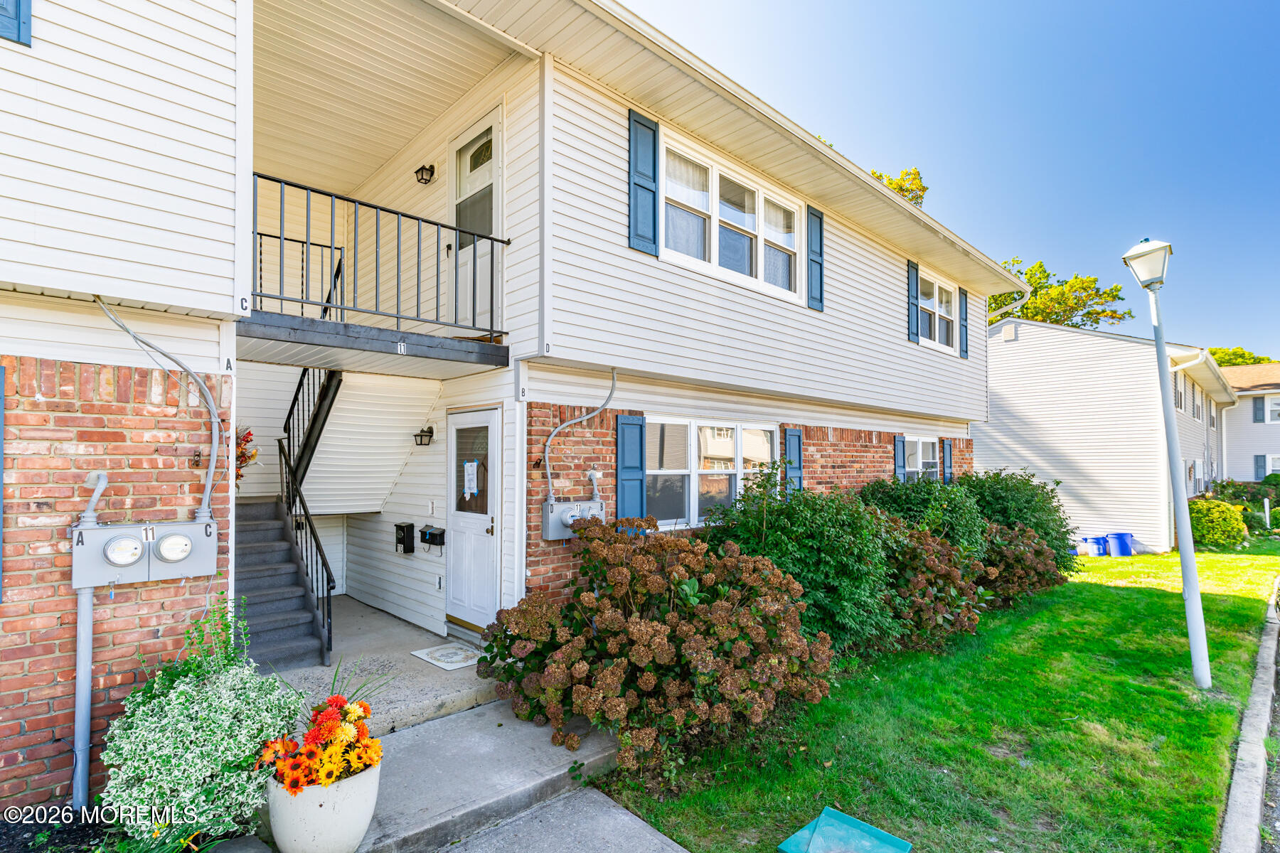 11 Indiana Court, Unit 993 Matawan, NJ 07747 - Photo 3 of 36 1