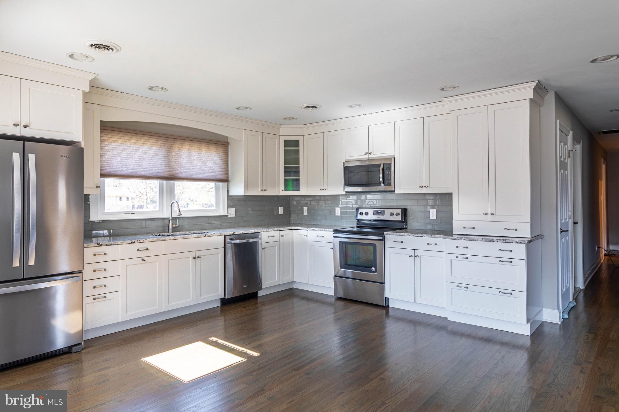 303 Eayrestown Road Southampton, NJ 08088 - Photo 4 of 18