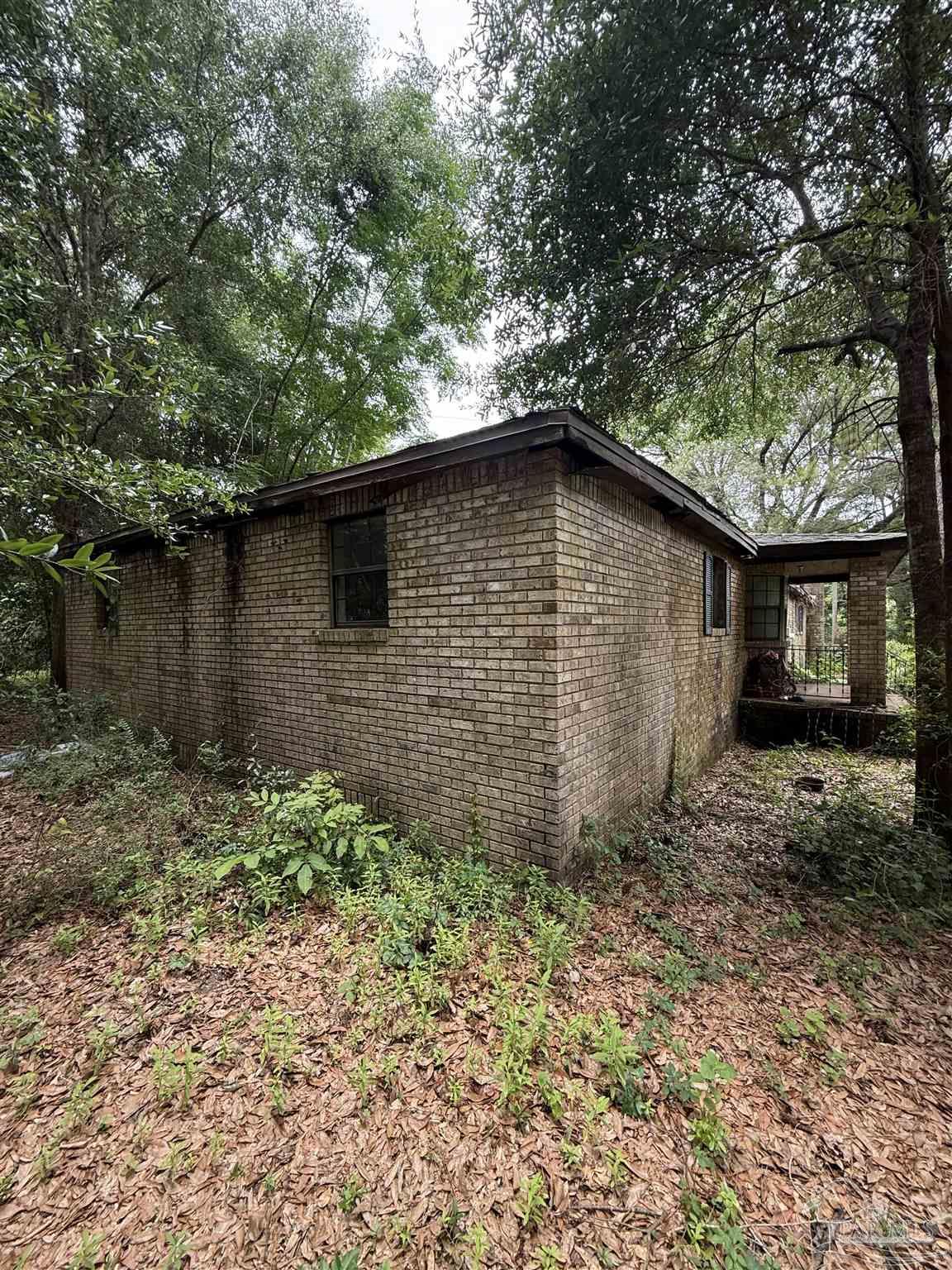 1655 Elmhurst Road Pensacola, FL 32505 - Photo 3 of 19