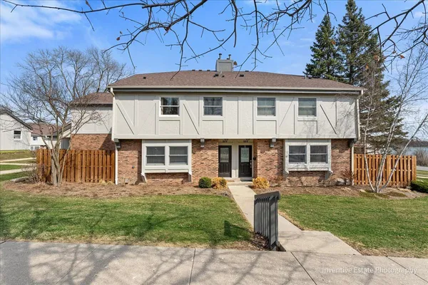 $365,000 | 884 Bristol Drive, Barrington, IL 60010