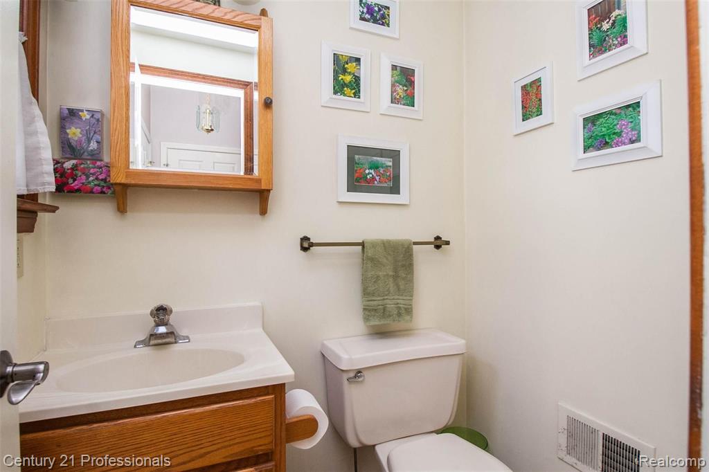 3129 Harvard Road Royal Oak, MI 48073 - Photo 21 of 52