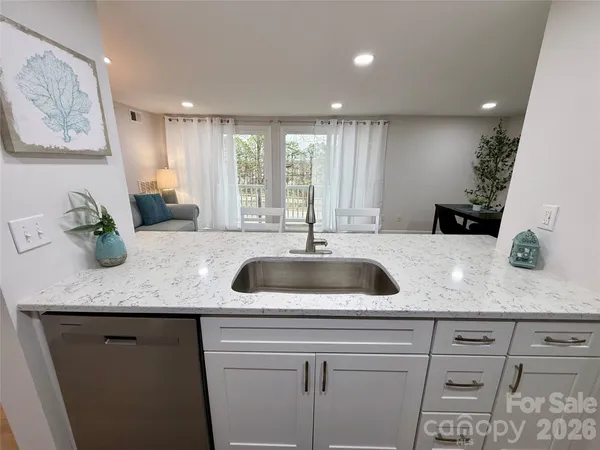 $208,000 | 1649 Arlyn Circle, Unit K, Charlotte, NC 28213