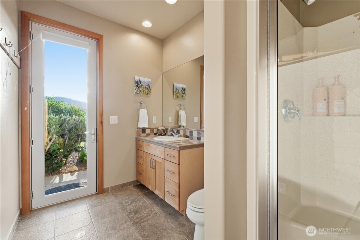 825 Hawks Meadow Road Chelan, WA 98816 - Photo 22 of 40