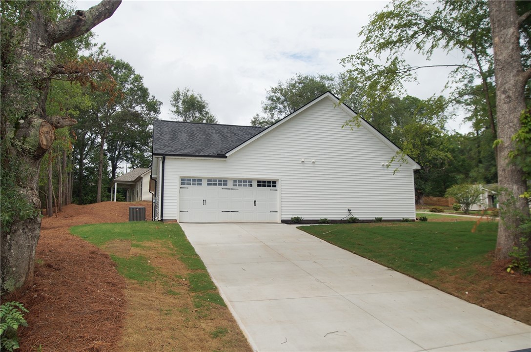 104 Coker Circle Central, SC 29630 - Photo 2 of 24