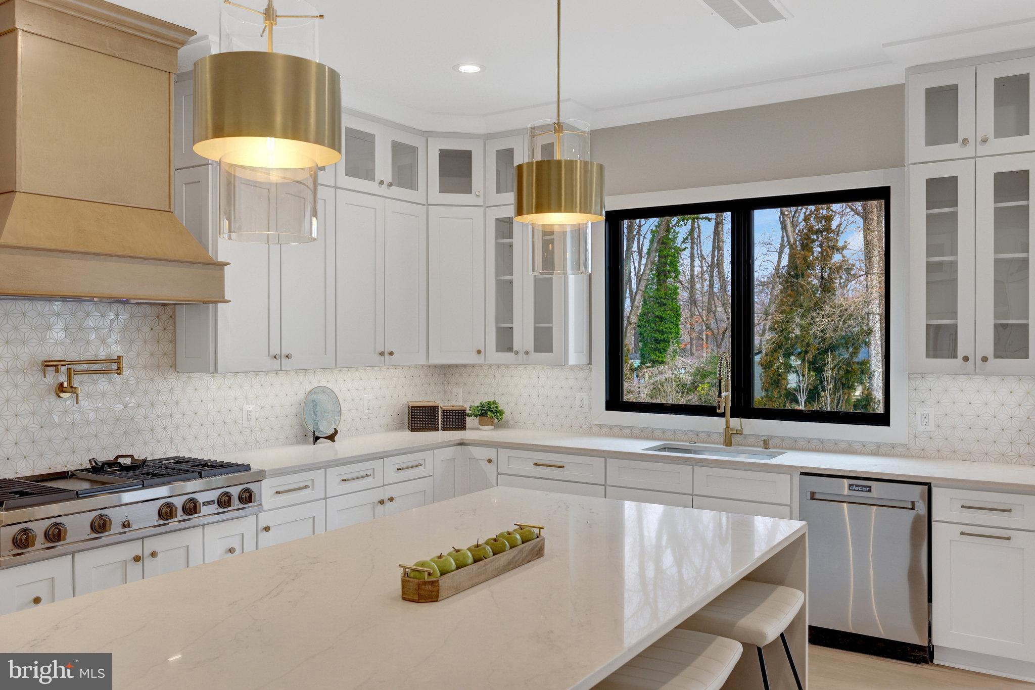 7916 Lewinsville Road McLean, VA 22102 - Photo 13 of 100 Elegant lights