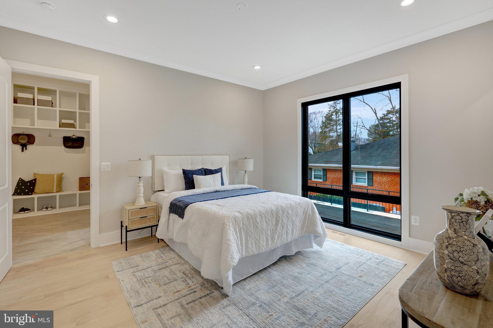 7916 Lewinsville Road McLean, VA 22102 - Photo 22 of 100 Main level bedroom with bathroom