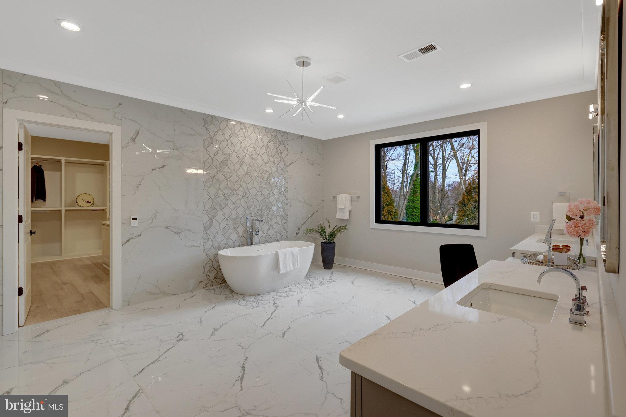 7916 Lewinsville Road McLean, VA 22102 - Photo 39 of 100 Owner's suite bathroom