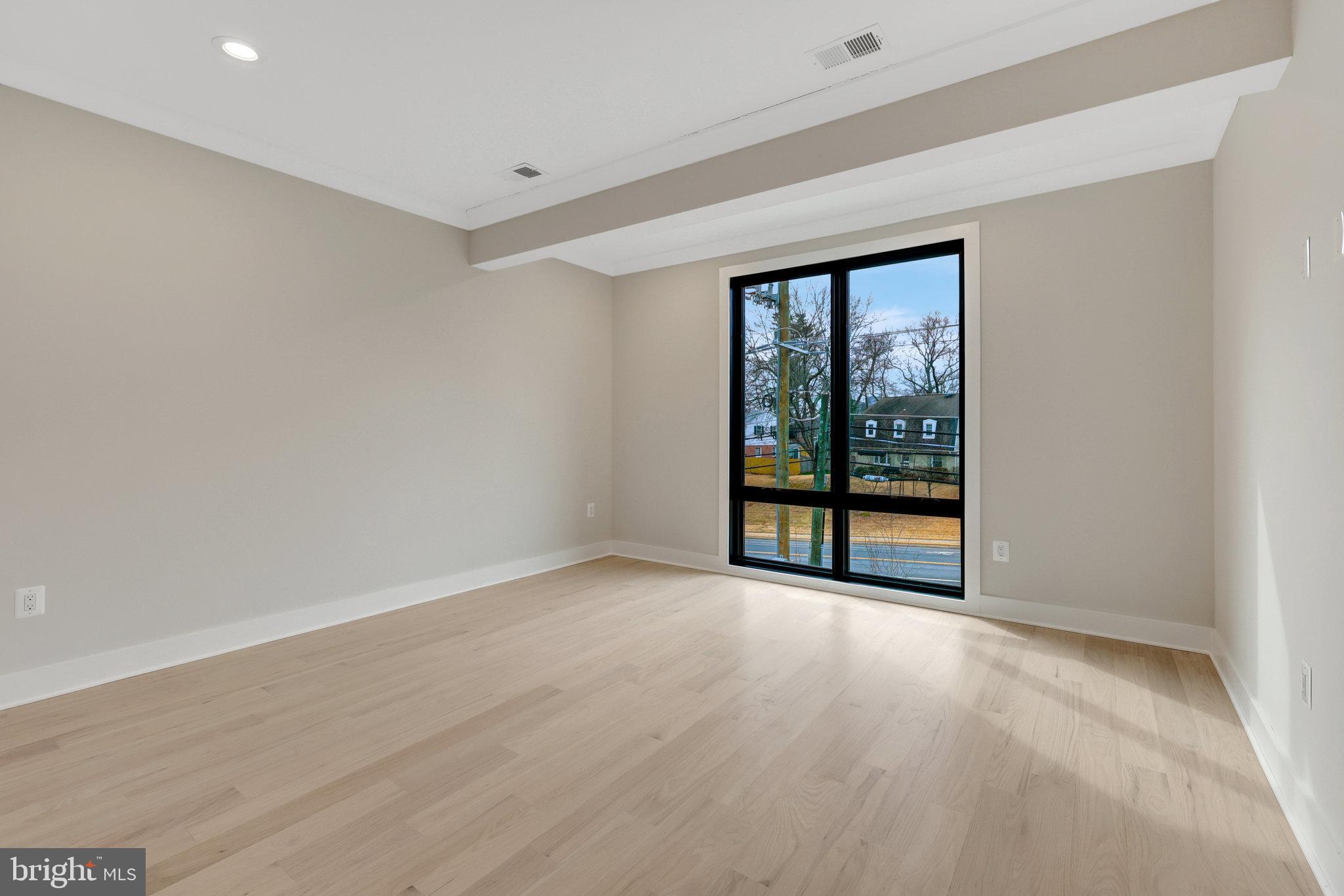 7916 Lewinsville Road McLean, VA 22102 - Photo 51 of 100 Bedroom with bathroom