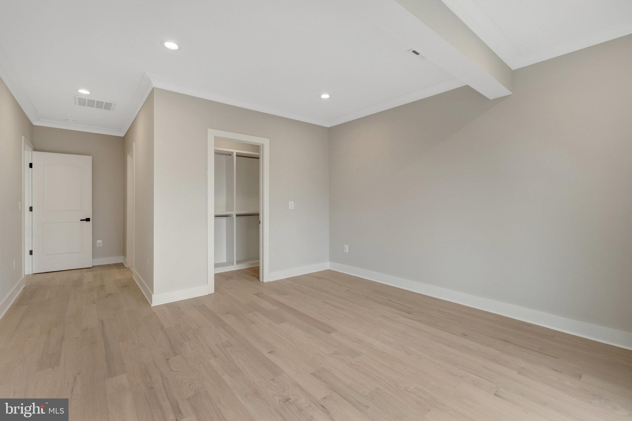 7916 Lewinsville Road McLean, VA 22102 - Photo 52 of 100 Bedroom with bathroom