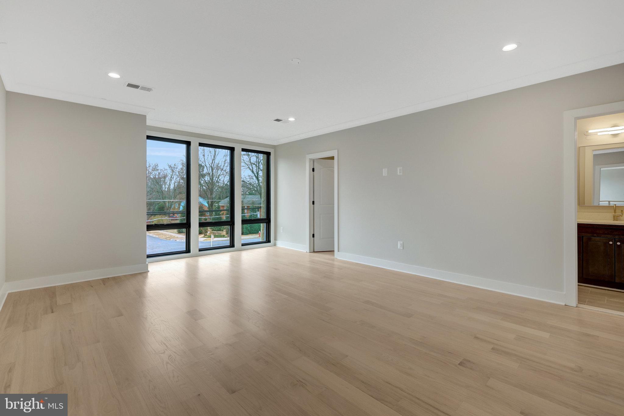 7916 Lewinsville Road McLean, VA 22102 - Photo 55 of 100 Bedroom with bathroom