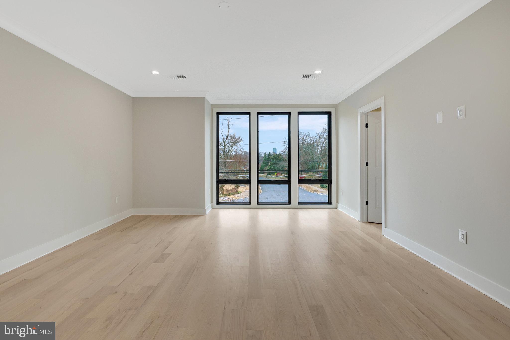 7916 Lewinsville Road McLean, VA 22102 - Photo 56 of 100 Bedroom with bathroom