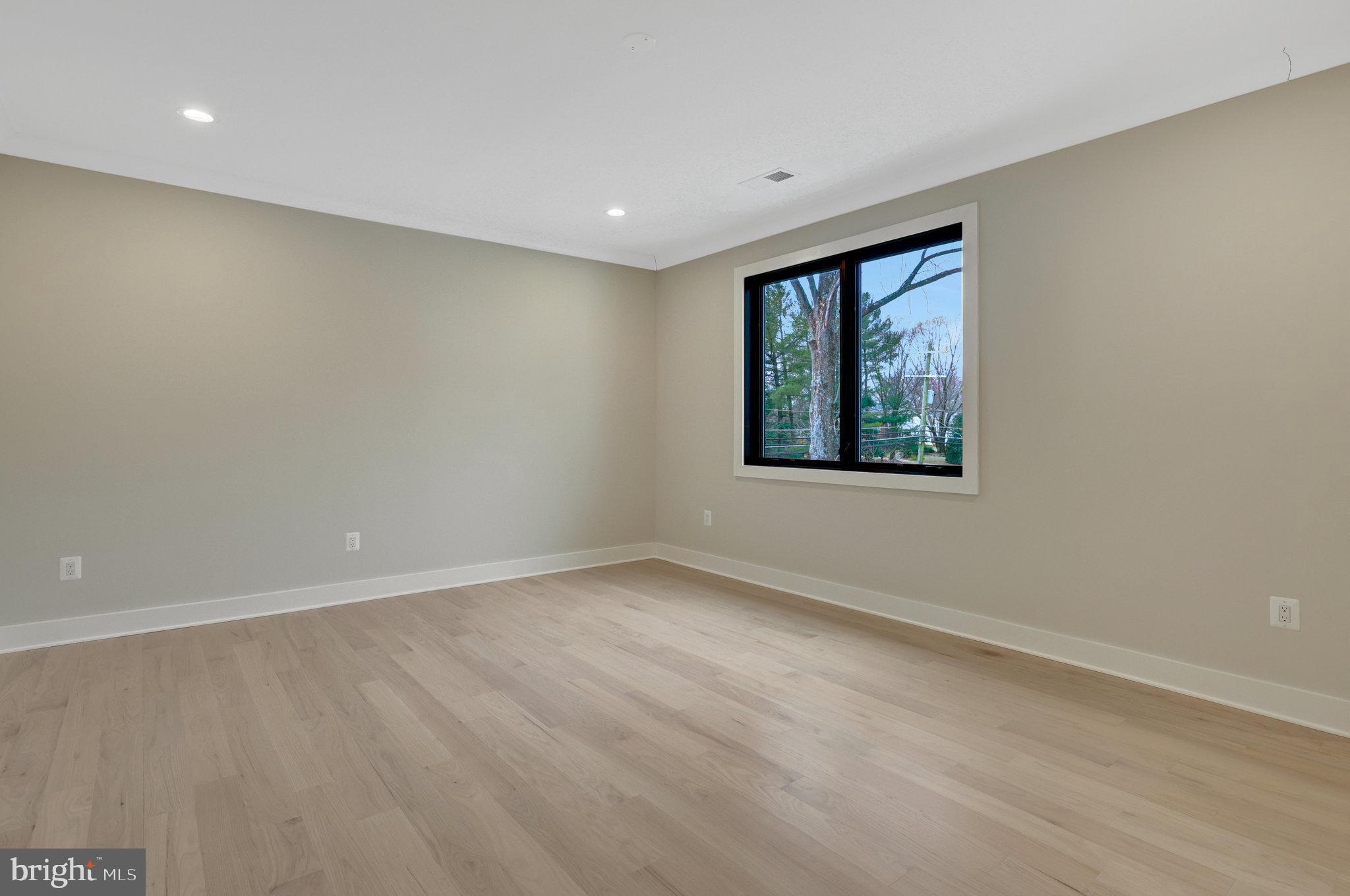 7916 Lewinsville Road McLean, VA 22102 - Photo 61 of 100 Bedroom with bathroom
