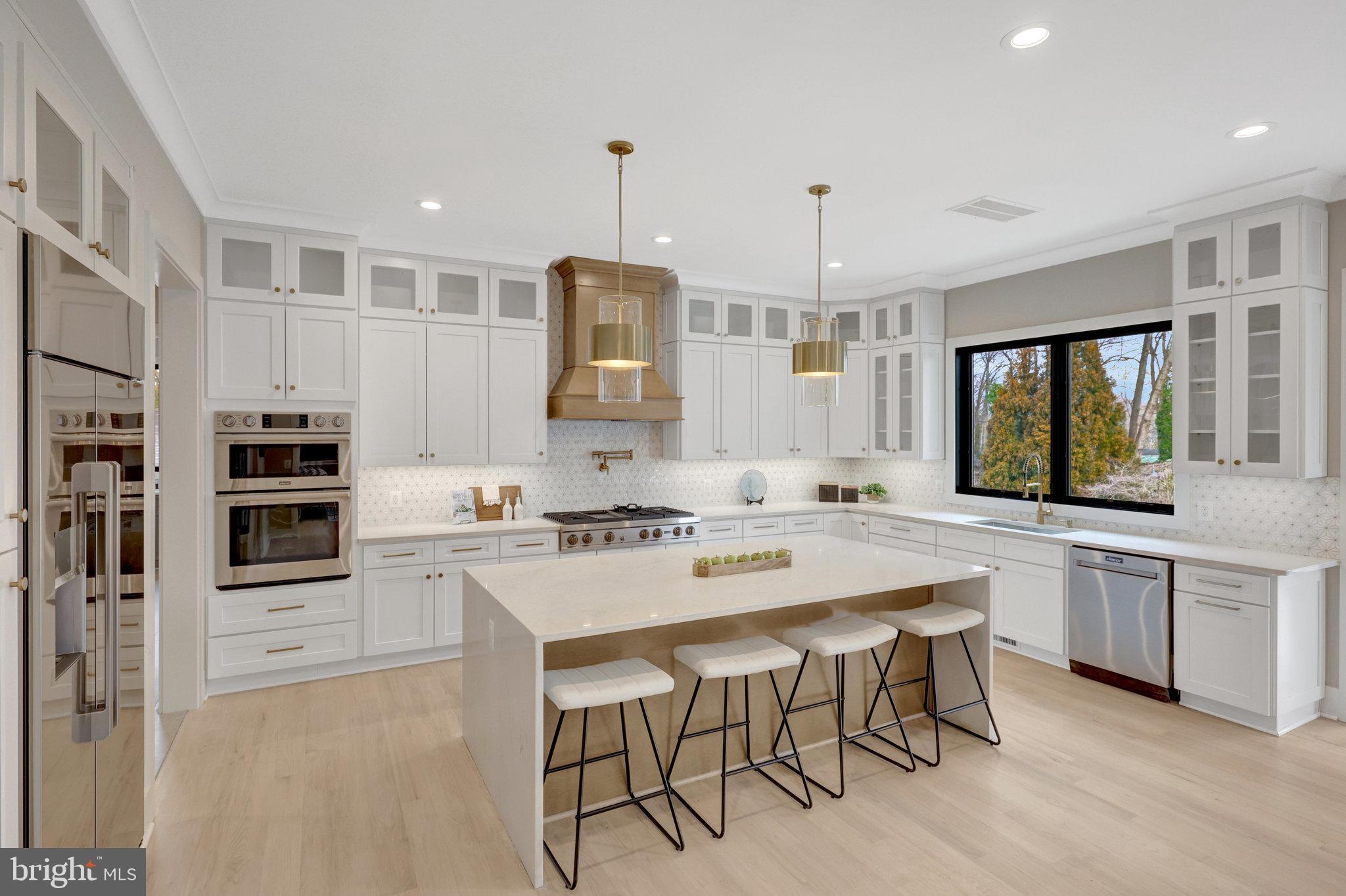 7916 Lewinsville Road McLean, VA 22102 - Photo 9 of 100 Gourmet Kitchen