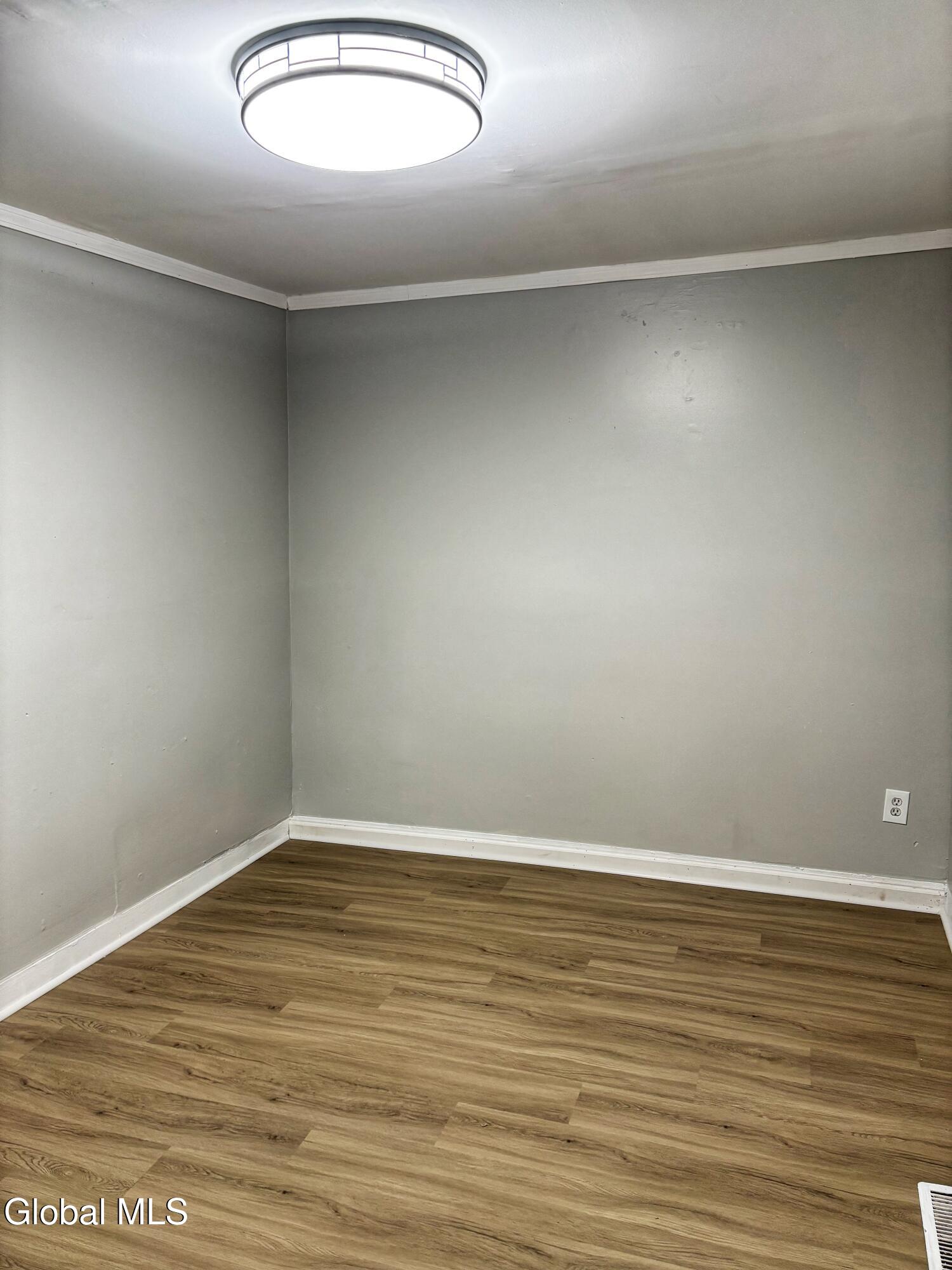 1133 Cutler Street Schenectady, NY 12303 - Photo 5 of 17 IMG_2780