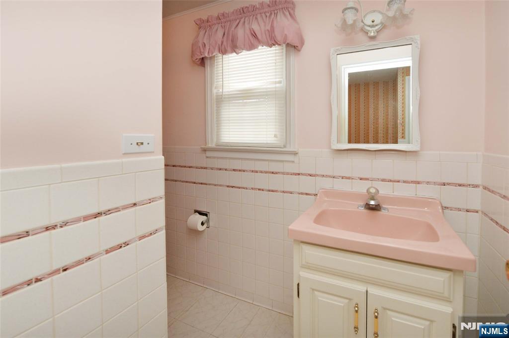 44 Jasper Avenue Teaneck, NJ 07666 - Photo 17 of 23