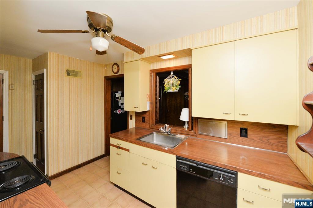 44 Jasper Avenue Teaneck, NJ 07666 - Photo 7 of 23