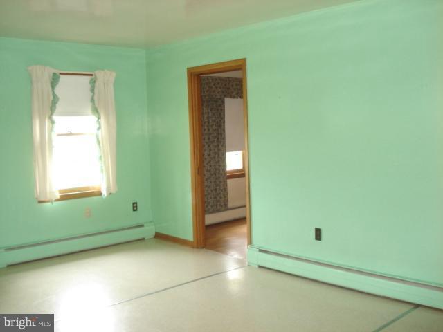 17949 College Road Hagerstown, MD 21740 - Photo 12 of 29 Kitchen
