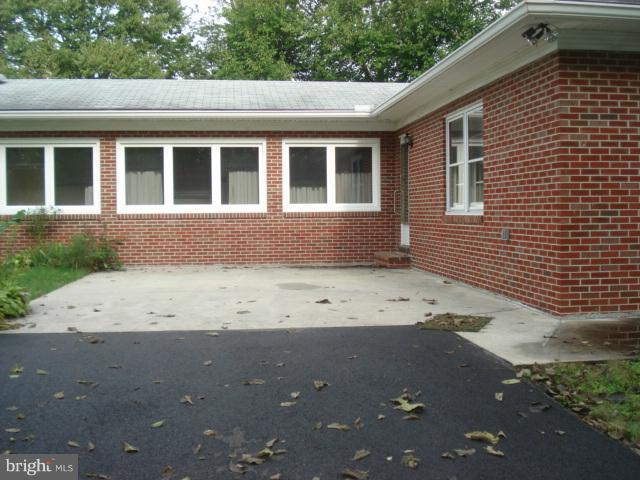 Exterior (Rear)