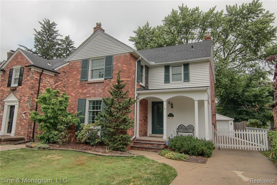 304 Moran Road Grosse Pointe, MI 48236 - Photo 1 of 30 Front_2nd_View.jpg