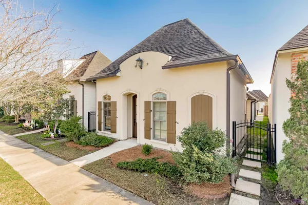 $2,400 | 3167 Cypress View Lane, Baton Rouge, LA 70810
